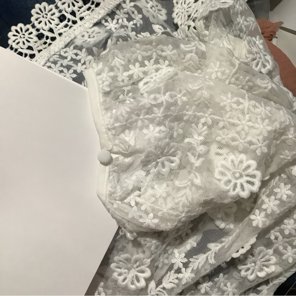 Forever 21 Floral Lace White Blouse - Picture 7 of 8